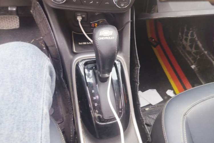 Used Chevrolet Trax 2021 325T Automatic Fun Edition China VI Standard Gear Lever