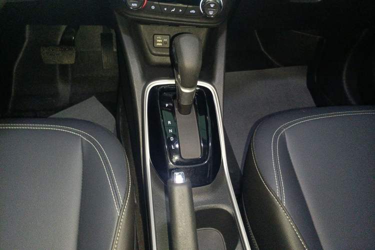 Used Chevrolet Trax 2021 325T Automatic Sport Edition China VI Standard Gear Lever