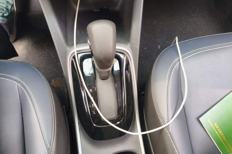 Used Chevrolet Trax 2021 325T Automatic Fun Edition China VI Standard Gear Lever