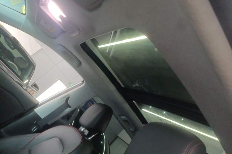 Used Chevrolet Trax 2021 Redline 335T CVT Top-Tier Model China VI Standard Headliner