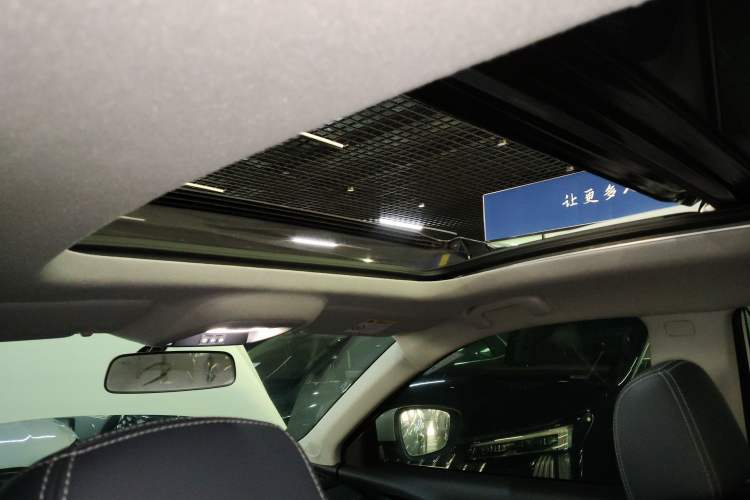 Used Chevrolet Trax 2021 325T Automatic Fun Edition China VI Standard Headliner