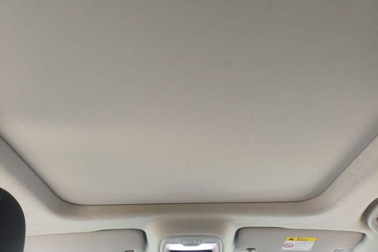 Used Chevrolet Trax 2021 325T Automatic Fun Edition China VI Standard Headliner
