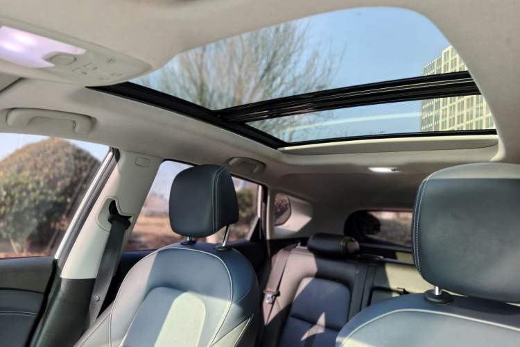 Used Chevrolet Trax 2021 325T Automatic Fun Edition China VI Standard Headliner