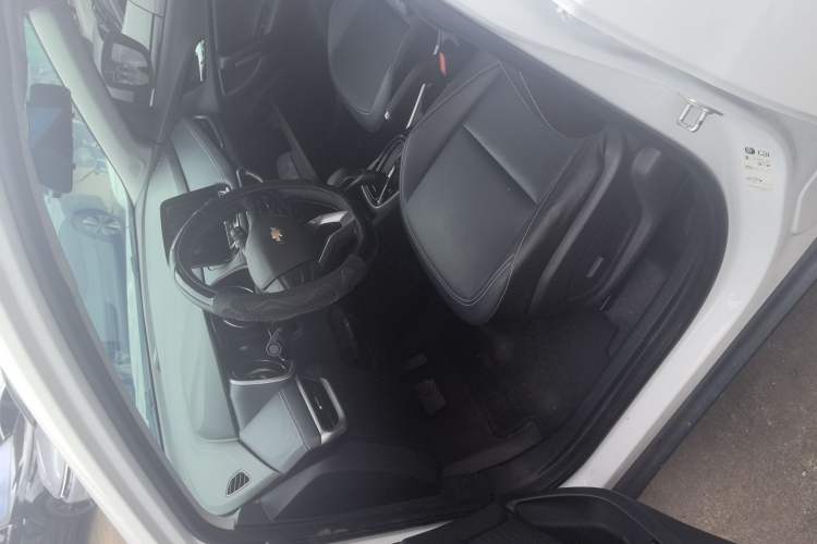 Used Chevrolet Trax 2021 325T Automatic Fun Edition China VI Standard Interior 1
