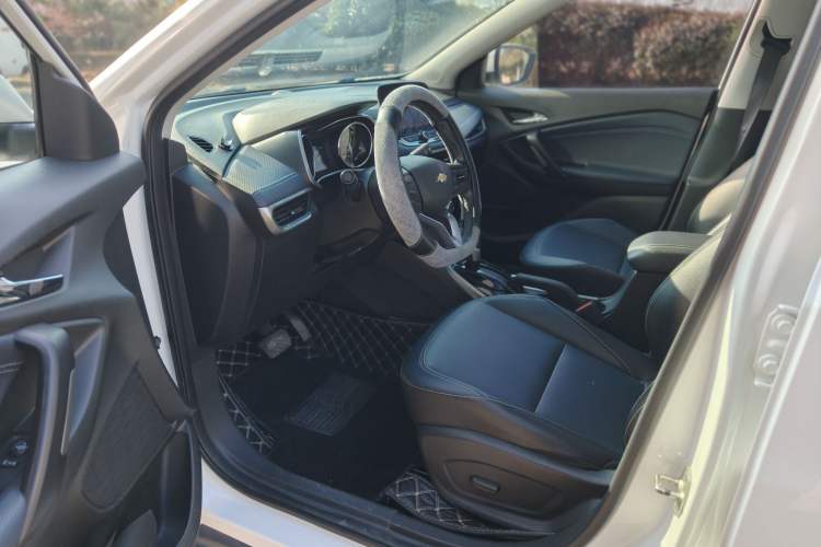 Used Chevrolet Trax 2021 325T Automatic Fun Edition China VI Standard Interior 1