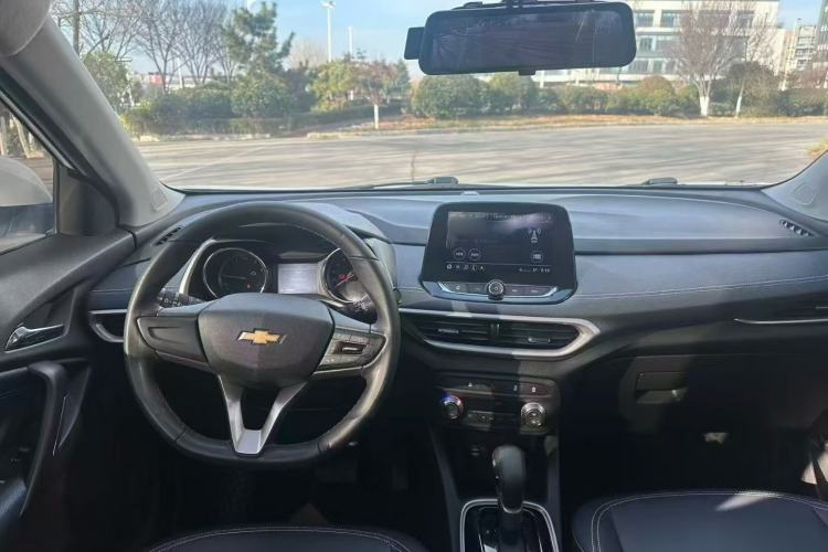 Used Chevrolet Trax 2021 325T Automatic Fun Edition China VI Standard Interior 2