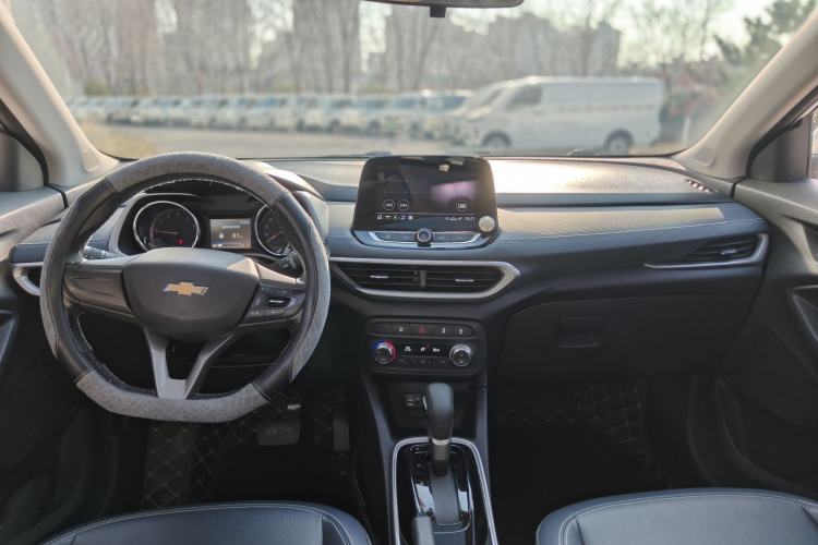 Used Chevrolet Trax 2021 325T Automatic Fun Edition China VI Standard Interior 2
