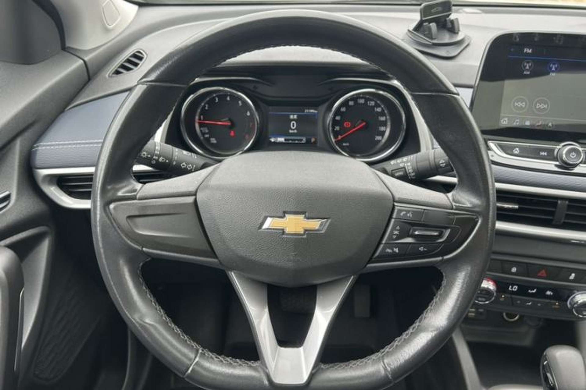 Used Chevrolet Trax 2021 325T Automatic Fun Edition China VI Standard Interior 3