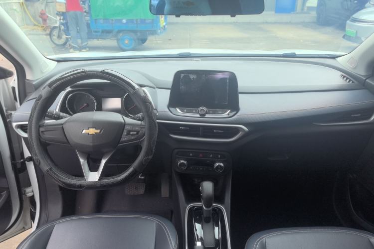 Used Chevrolet Trax 2021 325T Automatic Fun Edition China VI Standard Interior 3