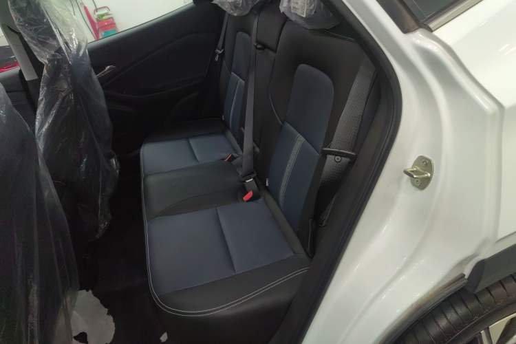 Used Chevrolet Trax 2021 325T Automatic Fun Edition China VI Standard Interior 4