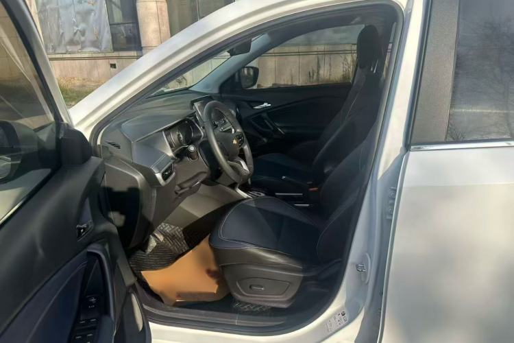 Used Chevrolet Trax 2021 325T Automatic Fun Edition China VI Standard Interior 4