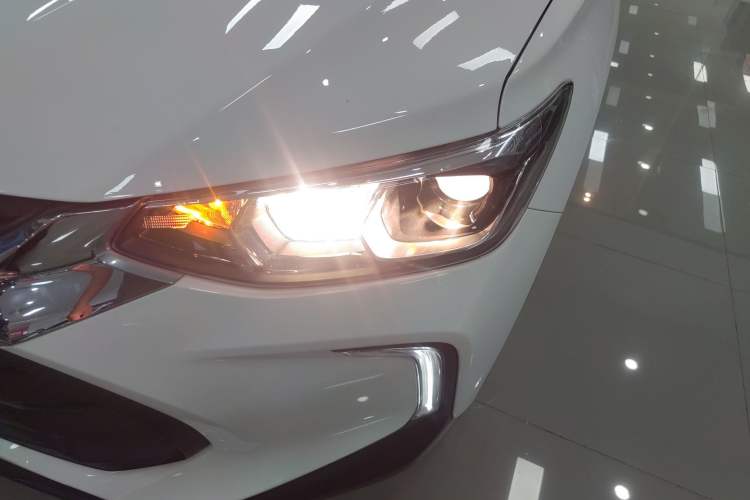 Used Chevrolet Trax 2021 325T Automatic Fun Edition China VI Standard Left Front Headlight