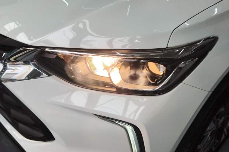 Used Chevrolet Trax 2021 325T Automatic Fun Edition China VI Standard Left Front Headlight