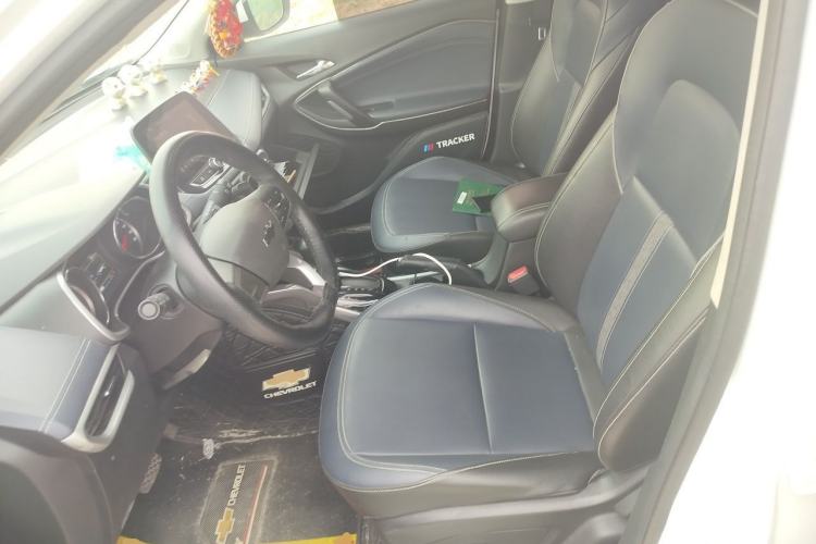 Used Chevrolet Trax 2021 325T Automatic Fun Edition China VI Standard Left Front Seat