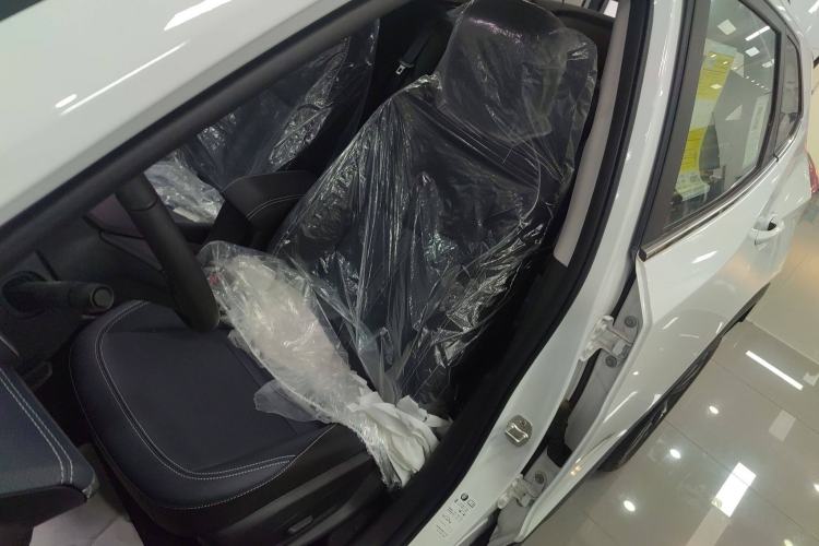 Used Chevrolet Trax 2021 325T Automatic Fun Edition China VI Standard Left Front Seat