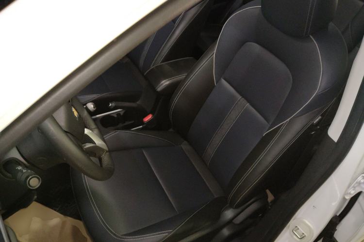 Used Chevrolet Trax 2021 325T Automatic Fun Edition China VI Standard Left Front Seat