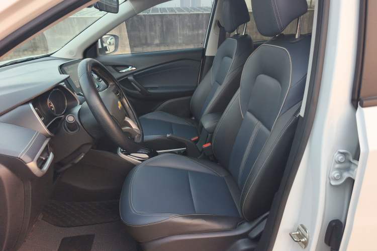 Used Chevrolet Trax 2021 325T Automatic Fun Edition China VI Standard Left Front Seat