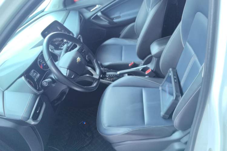Used Chevrolet Trax 2021 325T Automatic Sport Edition China VI Standard Left Front Seat
