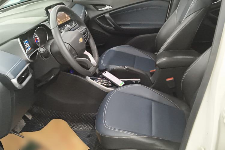 Used Chevrolet Trax 2021 325T Automatic Fun Edition China VI Standard Left Front Seat