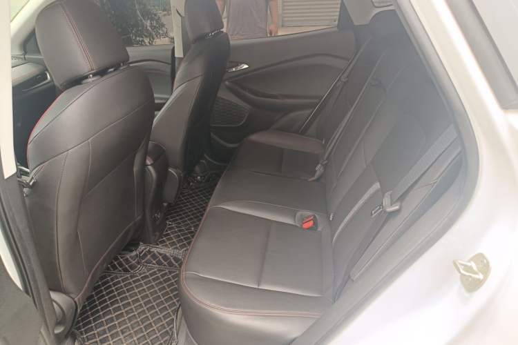 Used Chevrolet Trax 2021 Redline 335T CVT Luxury Edition China VI Standard Left Rear Seat