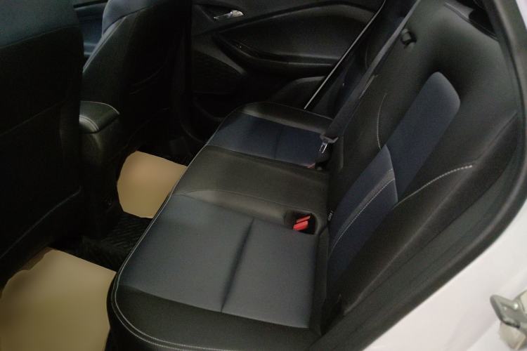 Used Chevrolet Trax 2021 325T Automatic Fun Edition China VI Standard Left Rear Seat