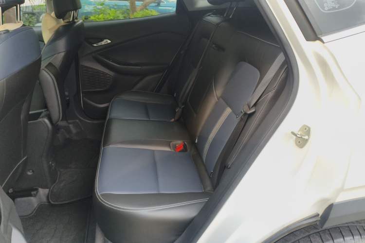 Used Chevrolet Trax 2021 325T Automatic Fun Edition China VI Standard Left Rear Seat