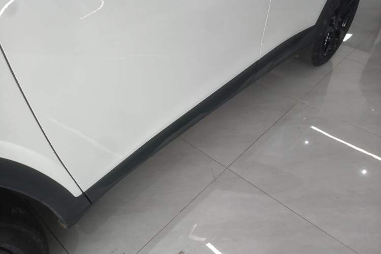 Used Chevrolet Trax 2021 Redline 335T CVT Top-Tier Model China VI Standard Left Side Sill