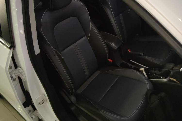 Used Chevrolet Trax 2021 325T Automatic Fun Edition China VI Standard Right Front Seat