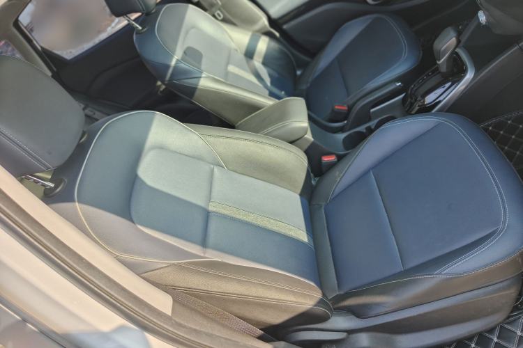 Used Chevrolet Trax 2021 325T Automatic Fun Edition China VI Standard Right Front Seat