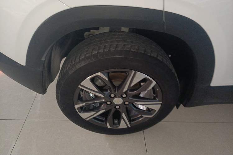 Used Chevrolet Trax 2021 325T Automatic Sport Edition China VI Standard Right Rear Wheel Hub