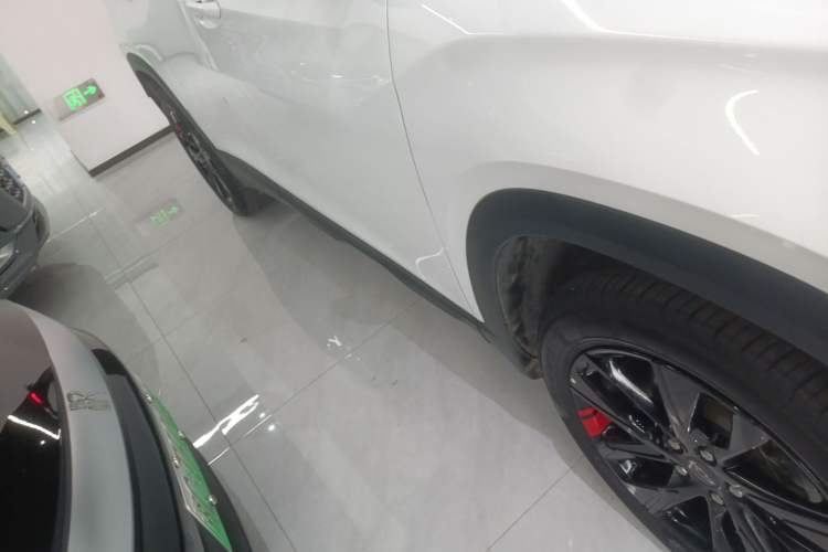 Used Chevrolet Trax 2021 Redline 335T CVT Top-Tier Model China VI Standard Right Side Sill