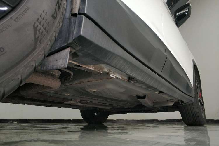 Used Chevrolet Trax 2021 Redline 335T CVT Top-Tier Model China VI Standard Right Side Sill