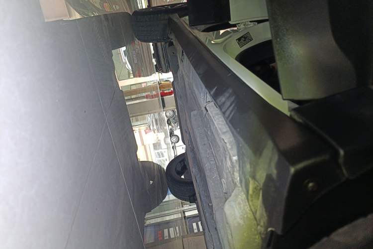 Used Chevrolet Trax 2021 325T Automatic Sport Edition China VI Standard Right Side Sill