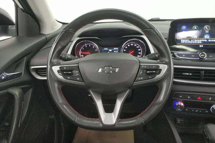 Used Chevrolet Trax 2021 Redline 335T CVT Top-Tier Model China VI Standard Steering Wheel