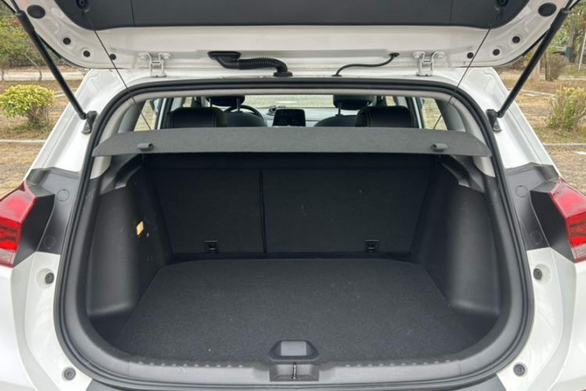 Used Chevrolet Trax 2021 325T Automatic Fun Edition China VI Standard Trunk