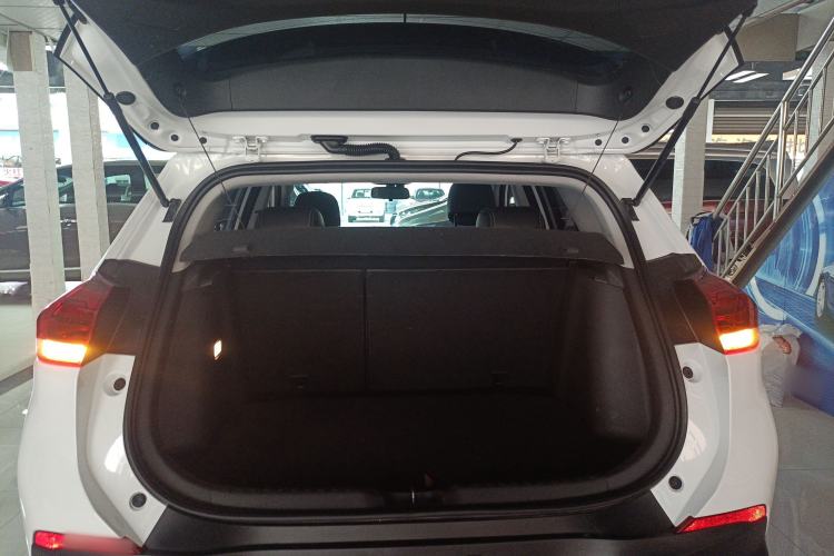 Used Chevrolet Trax 2021 325T Automatic Sport Edition China VI Standard Trunk