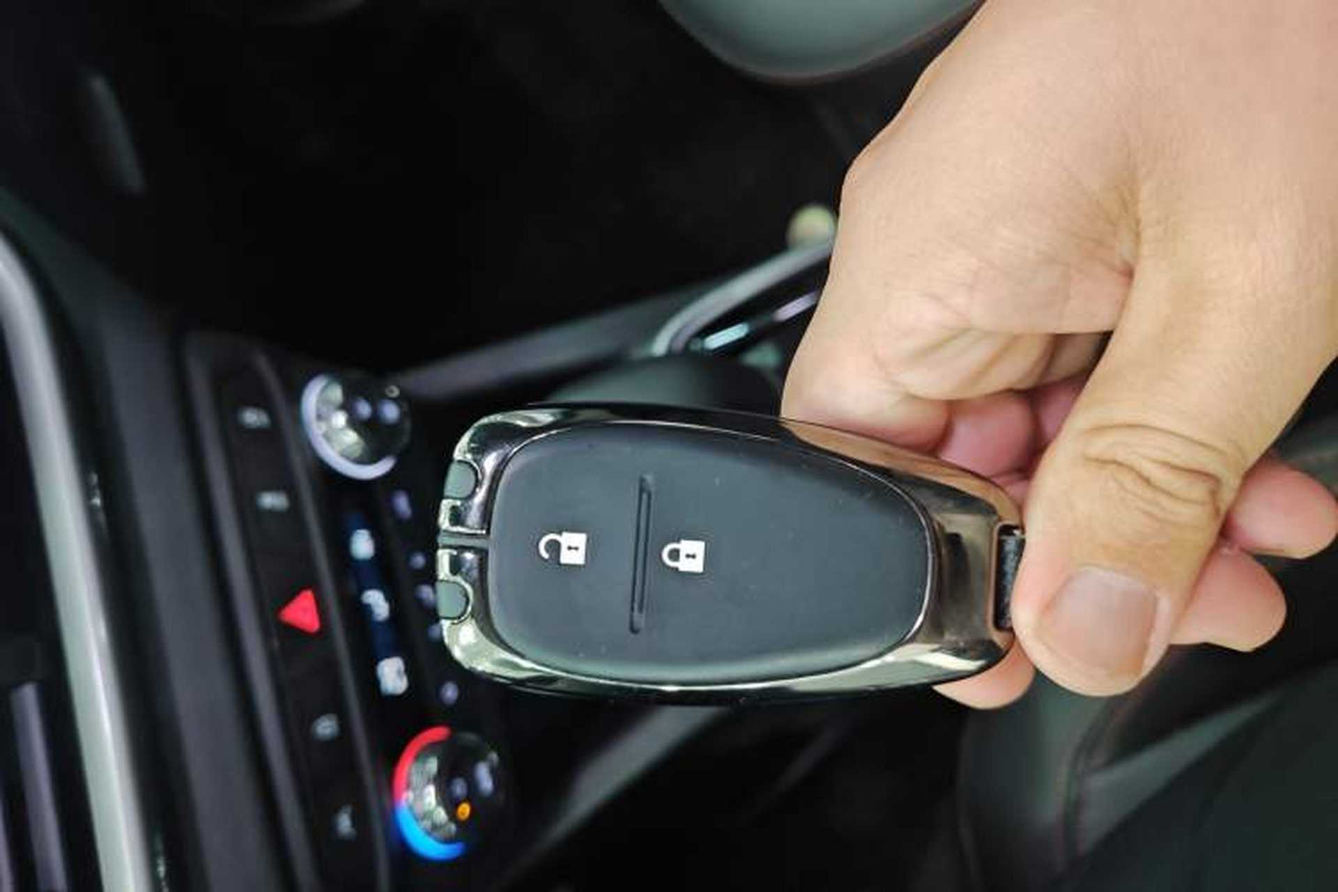 Used Chevrolet Trax 2021 Redline 335T CVT Luxury Edition China VI Standard Vehicle Key