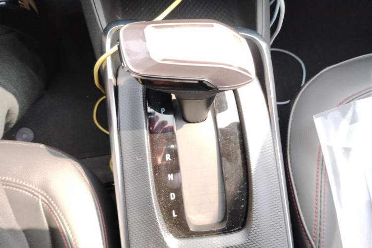 Used Chevrolet Trax 2022 Encore RS 1.5T CVT Cool Gear Lever