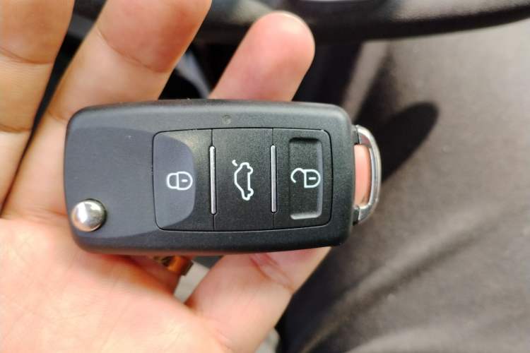 Used Chevrolet Trax 2022 Encore RS 1.5T CVT Cool Vehicle Key