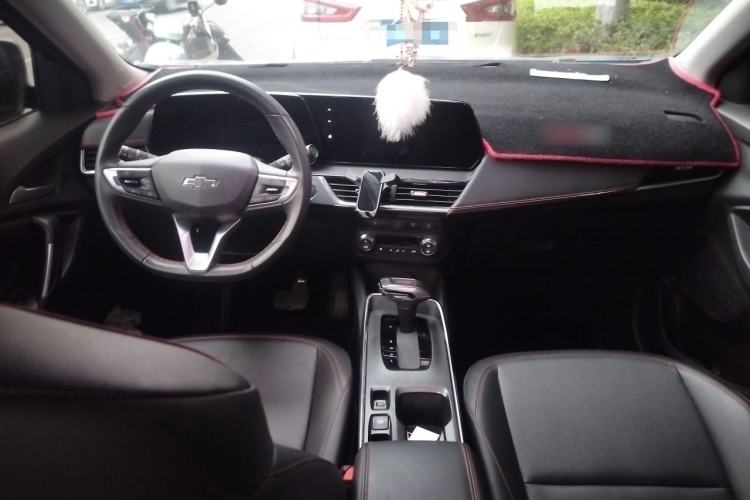 Used Chevrolet Trax 2022 Encore RS 1.5T CVT CoolMAX Center Console