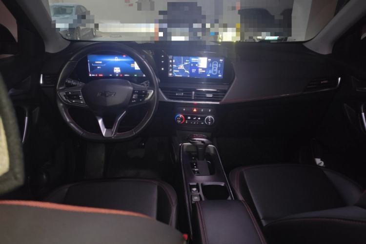 Used Chevrolet Trax 2022 Encore RS 1.5T CVT CoolMAX Center Console
