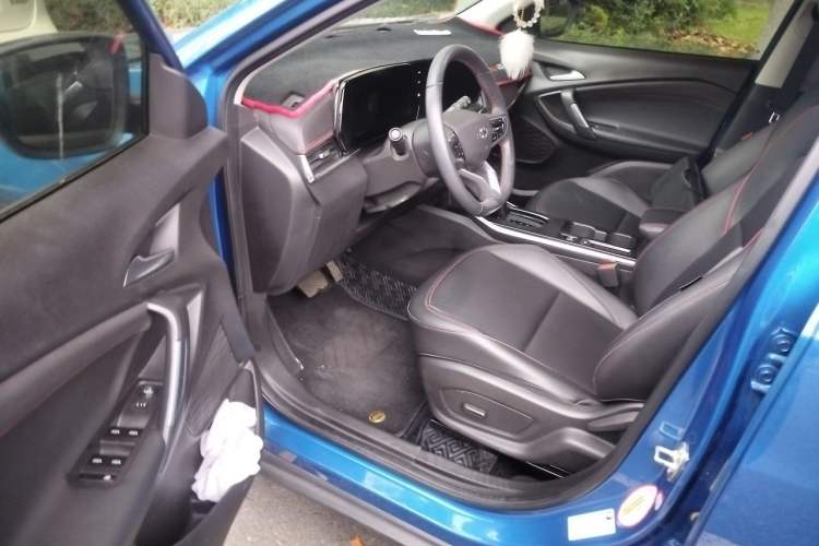 Used Chevrolet Trax 2022 Encore RS 1.5T CVT CoolMAX Driver Seat