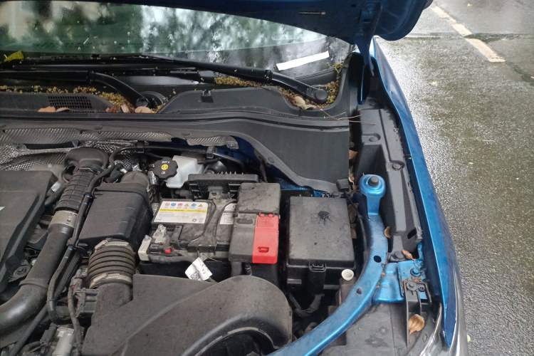 Used Chevrolet Trax 2022 Encore RS 1.5T CVT Cool Engine Bay Left