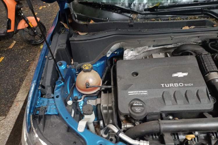 Used Chevrolet Trax 2022 Encore RS 1.5T CVT Cool Engine Bay Right
