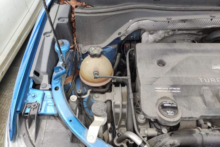 Used Chevrolet Trax 2022 Encore RS 1.5T CVT Cool Engine Bay Right