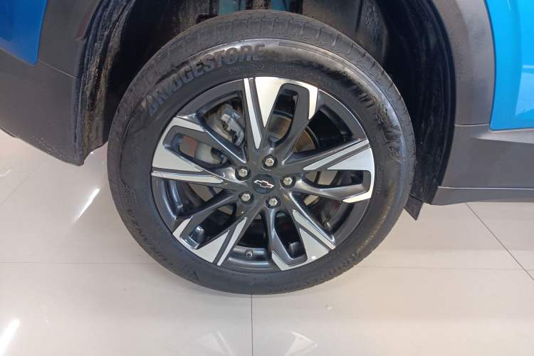 Used Chevrolet Trax 2022 Encore RS 1.5T CVT Cool Exterior 8