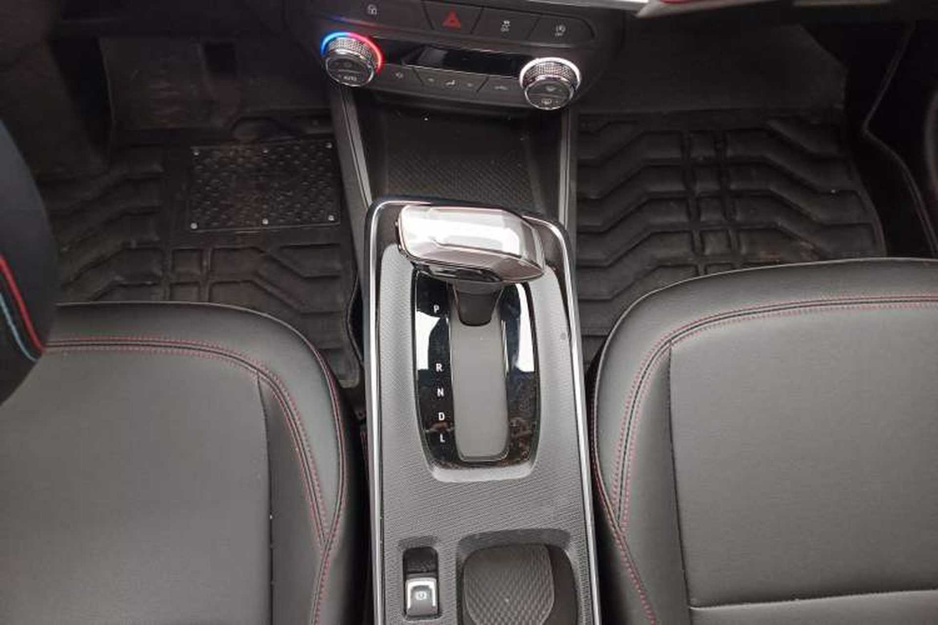 Used Chevrolet Trax 2022 Encore RS 1.5T CVT CoolPro Gear Lever