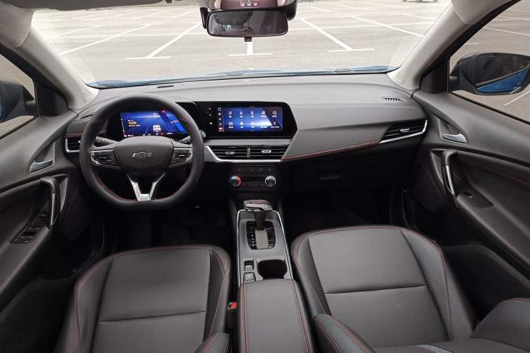 Used Chevrolet Trax 2022 Encore RS 1.5T CVT CoolPro Interior 3