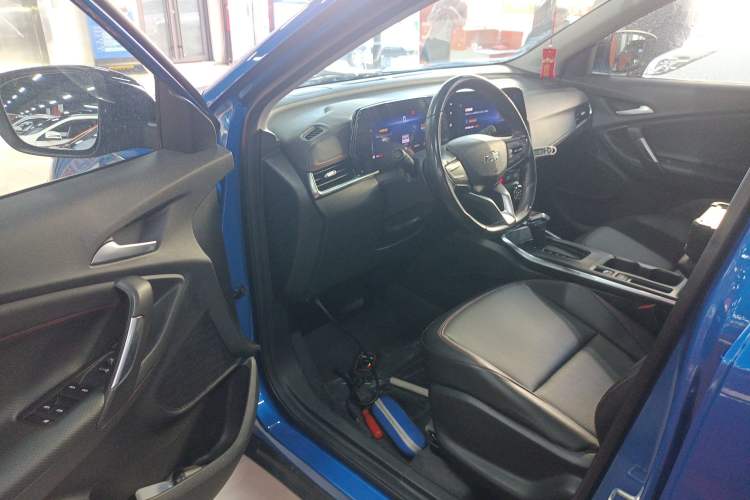 Used Chevrolet Trax 2022 Encore RS 1.5T CVT Cool Interior 3