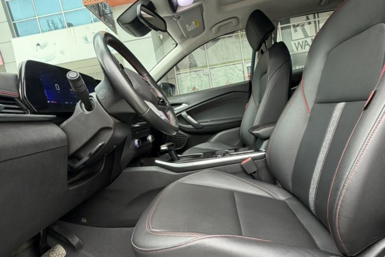 Used Chevrolet Trax 2022 Encore RS 1.5T CVT CoolMAX Interior 4